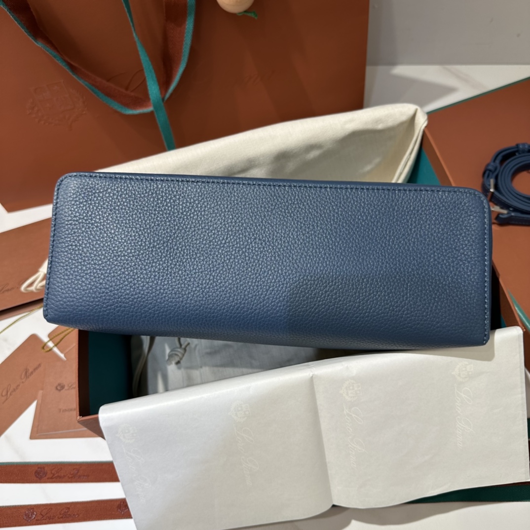 Delvaux 00369