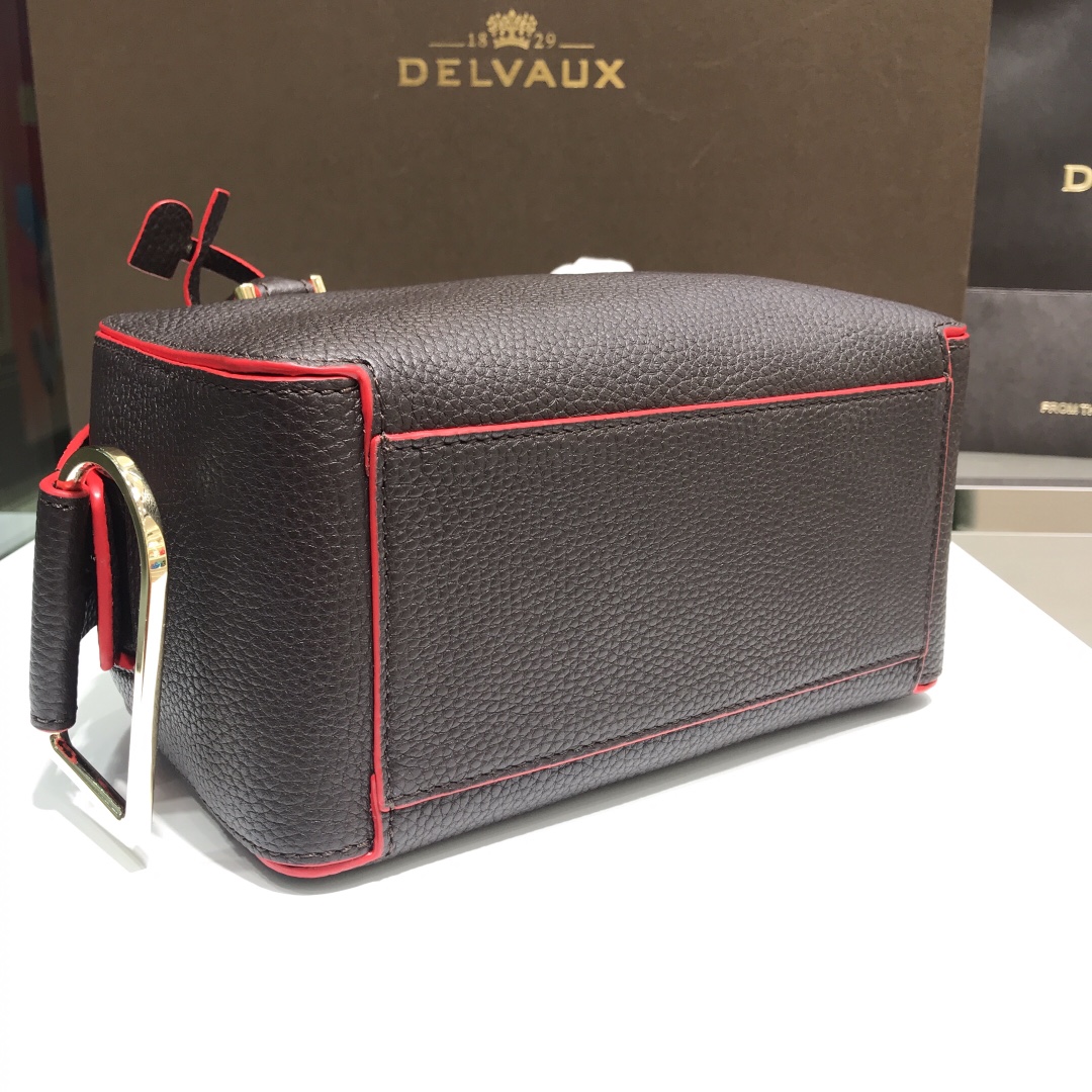 Delvaux 00399