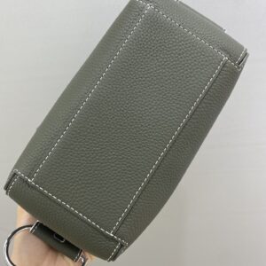 Delvaux 00409