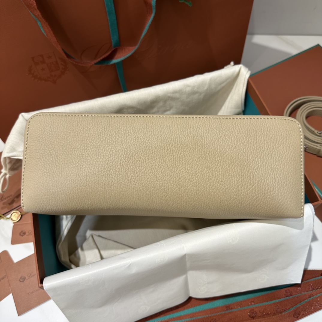 Delvaux 00419