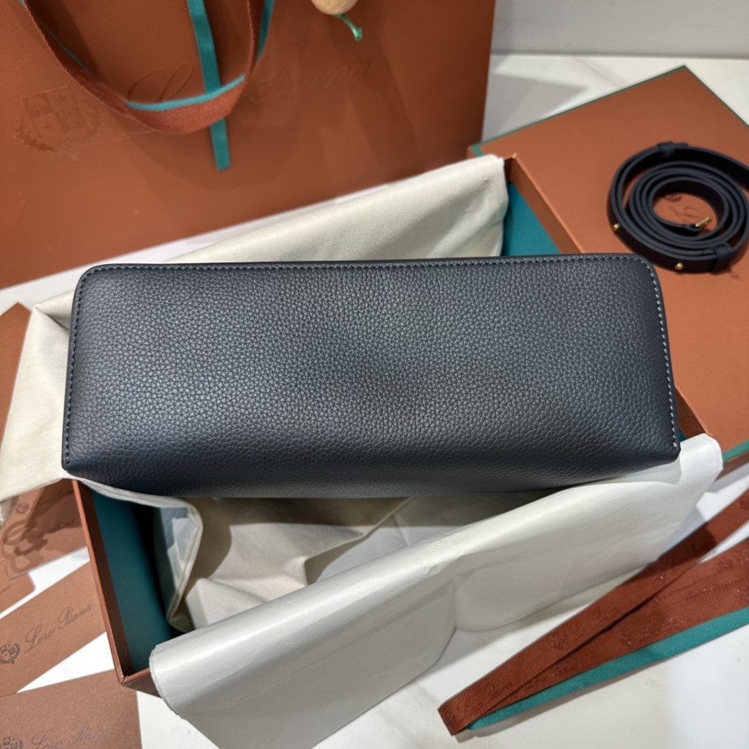 Delvaux 00429