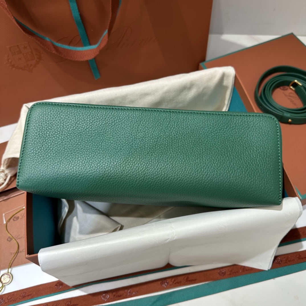 Delvaux 00439