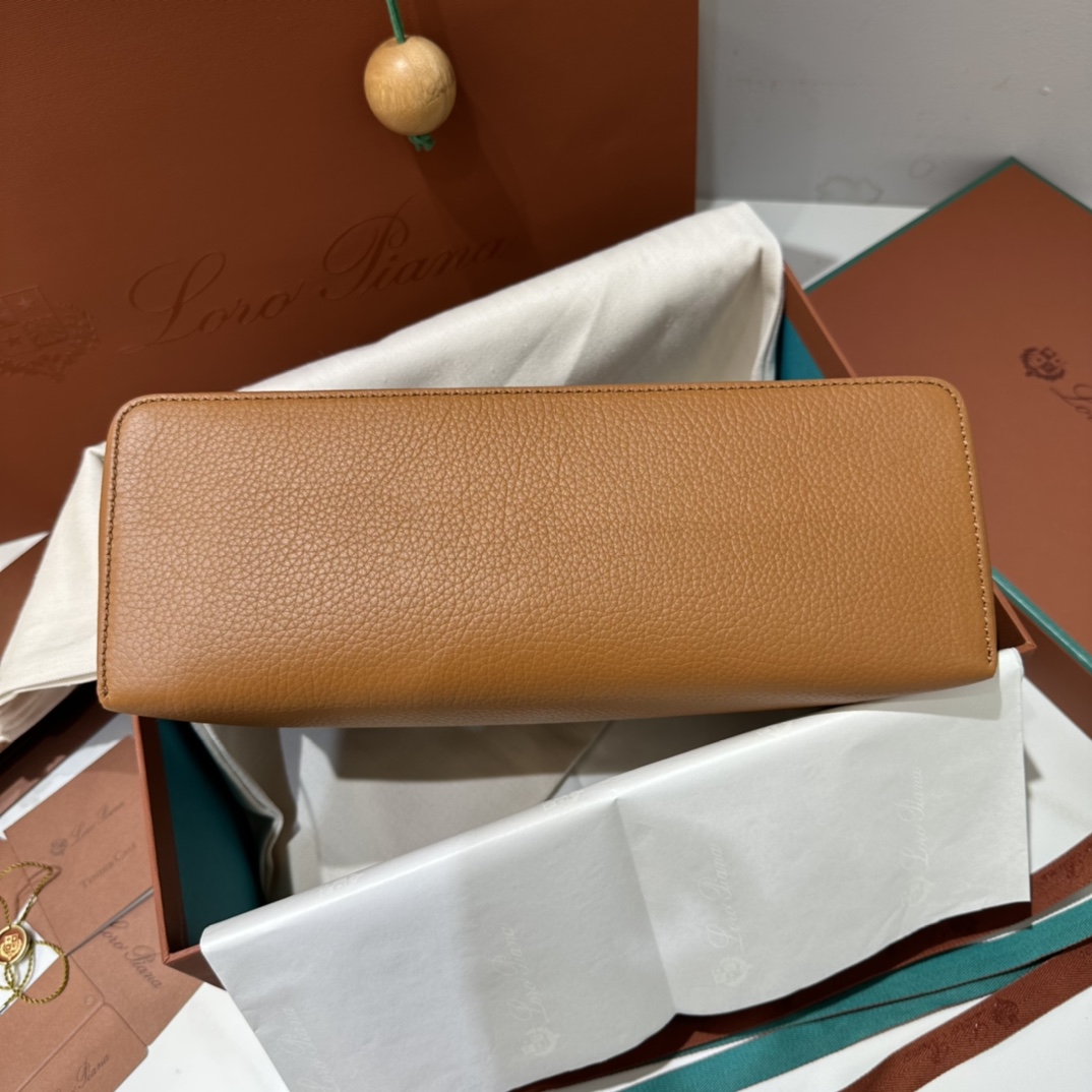 Delvaux 00449
