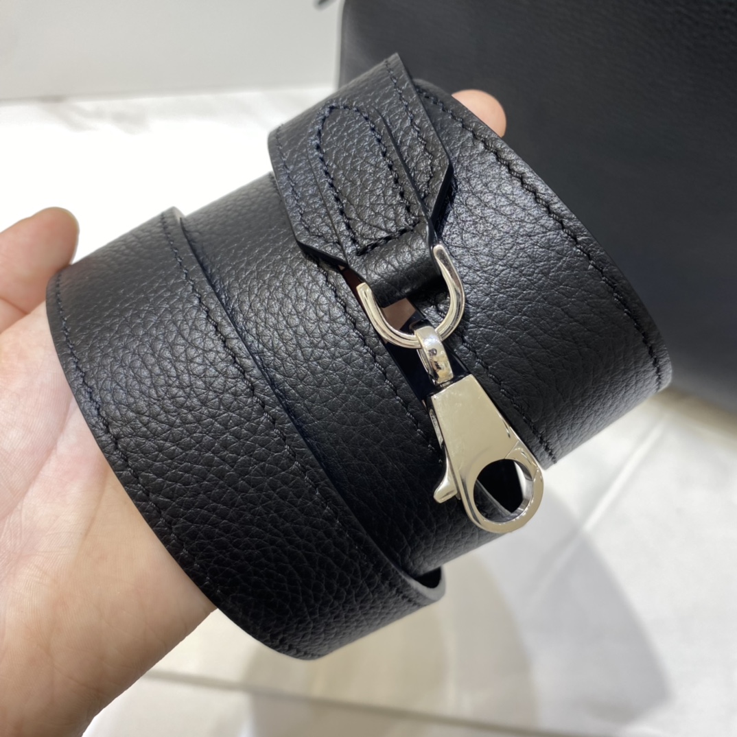 Delvaux 00479