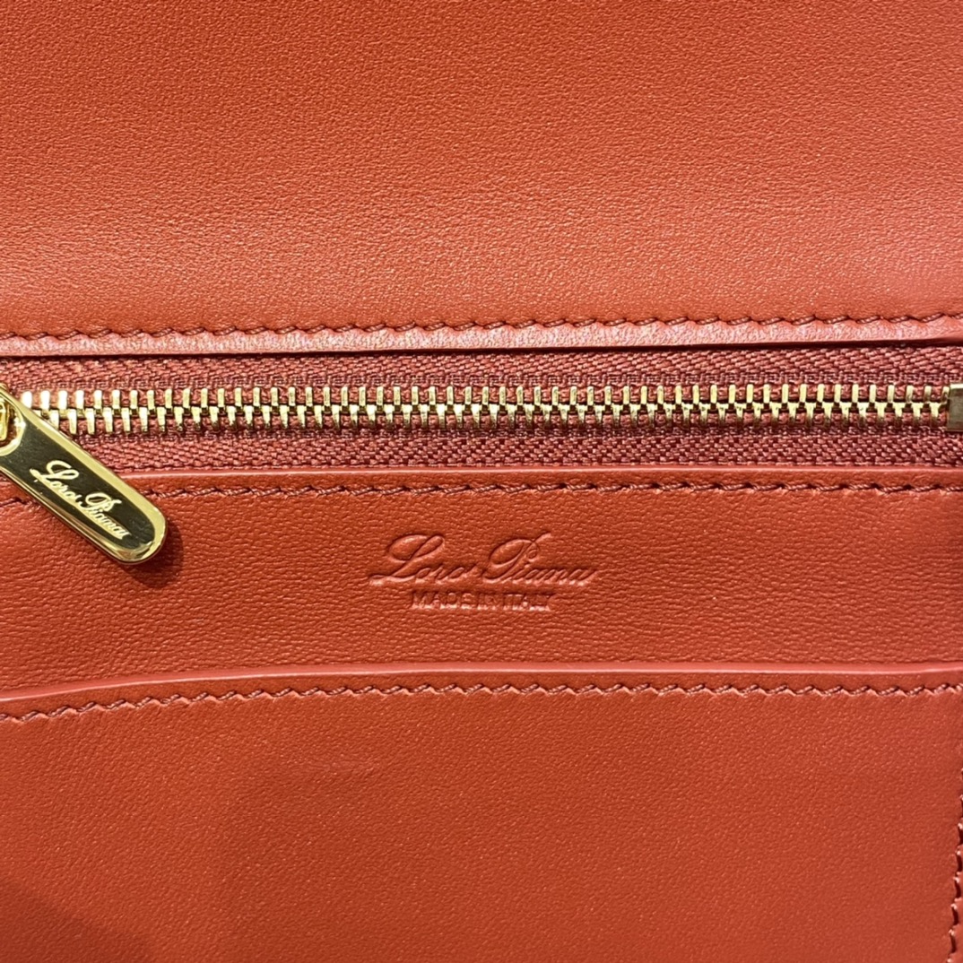 Delvaux 00549