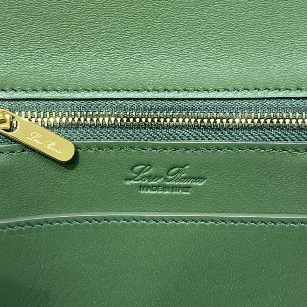 Delvaux 00579