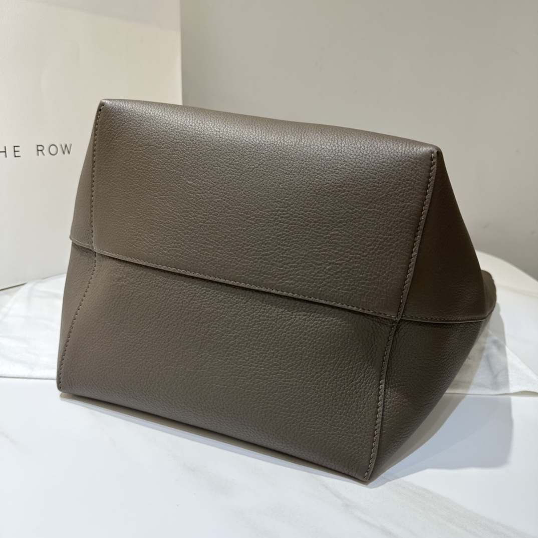 Delvaux 00699