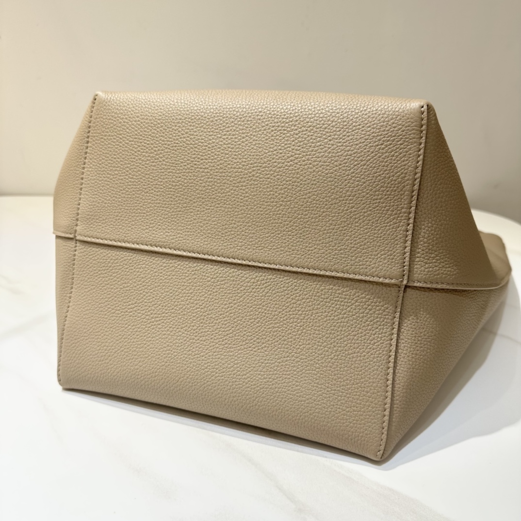 Delvaux 00719