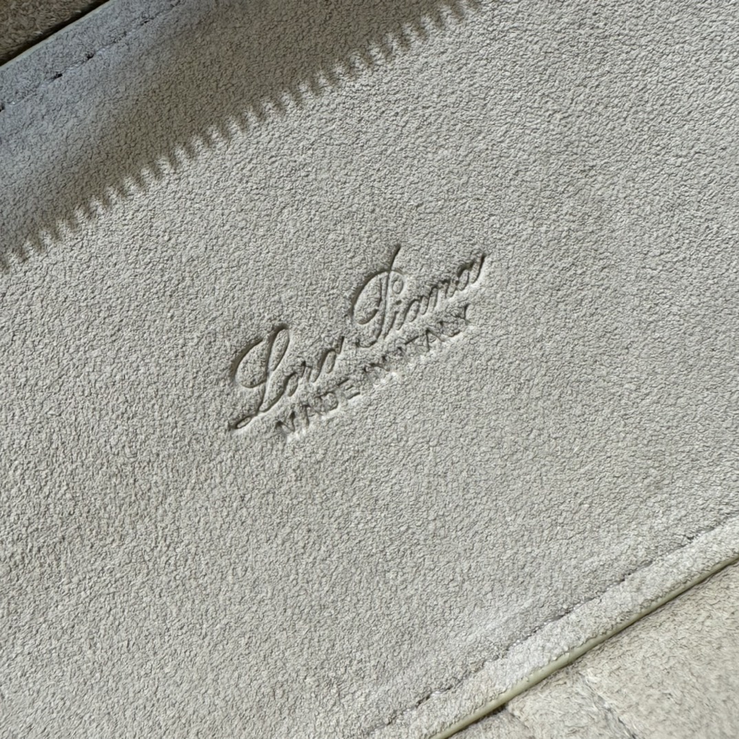 Delvaux 00789