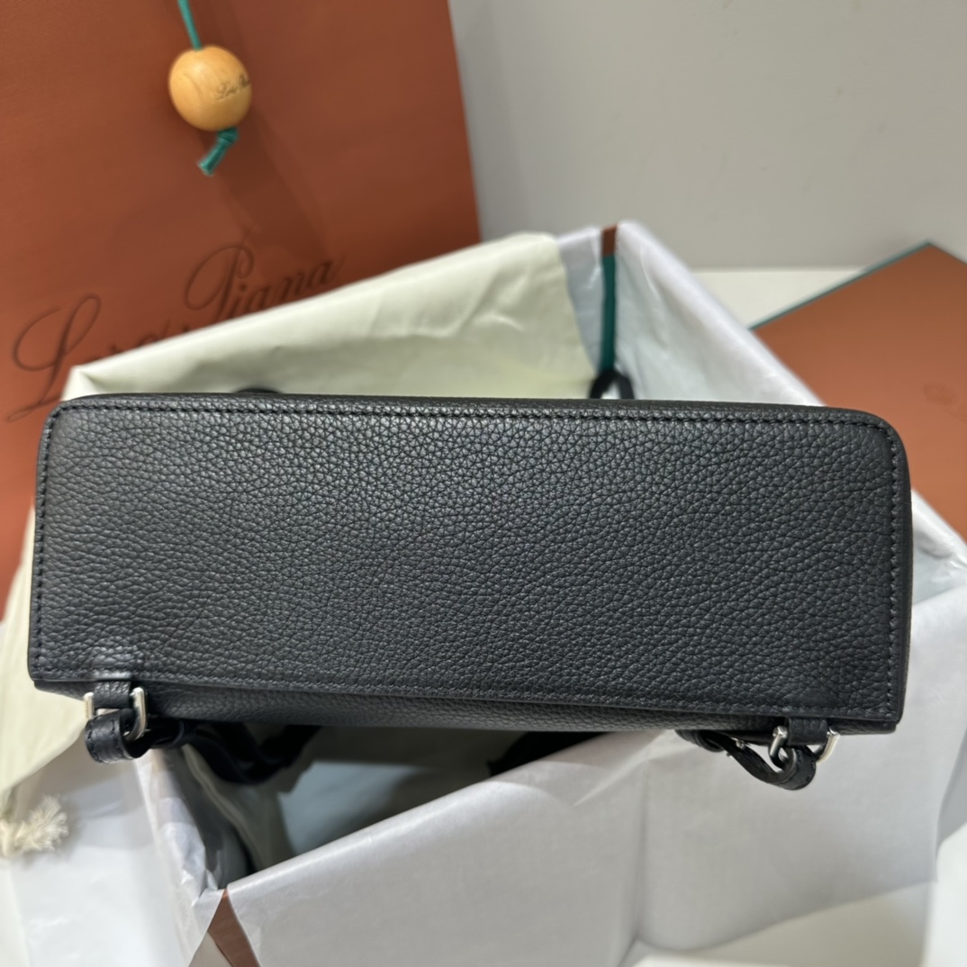 Delvaux 00889