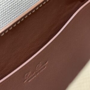 Delvaux 01249