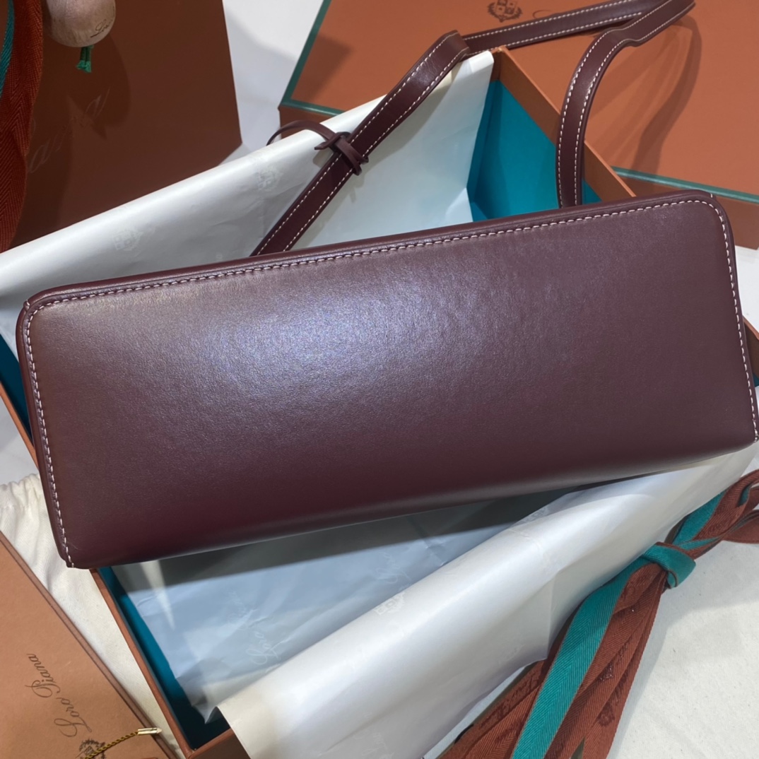 Delvaux 01439