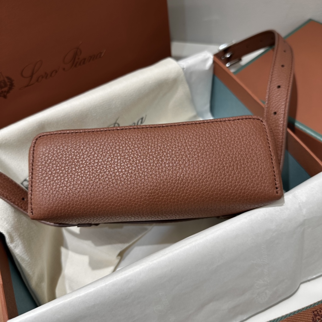 Delvaux 01539