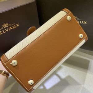 Delvaux 01579