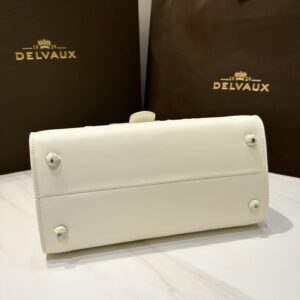 Delvaux 01609