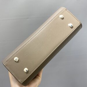 Delvaux 01649