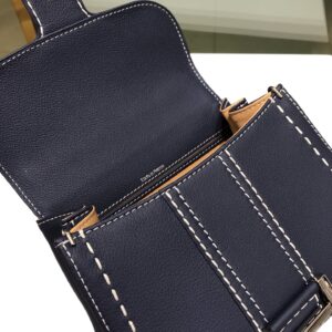 Delvaux 01789