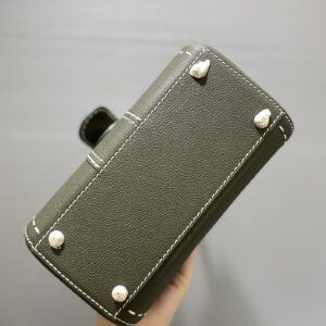 Delvaux 01919