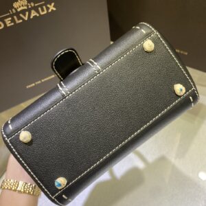 Delvaux 01969