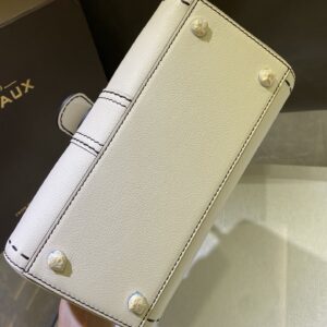 Delvaux 01999