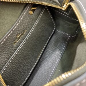 Delvaux 02079