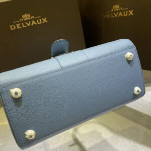 Delvaux 02229