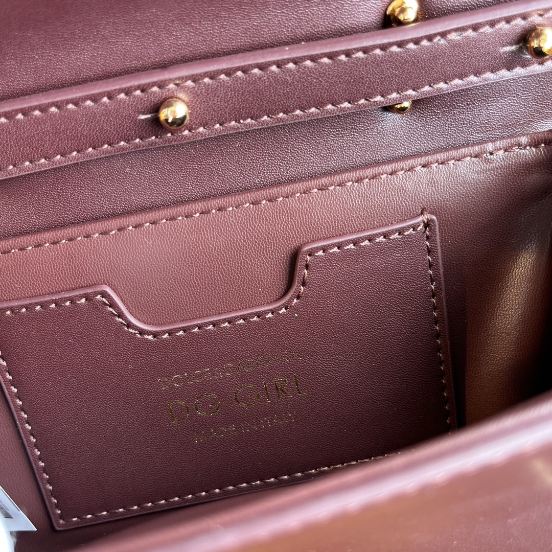 DG  00048