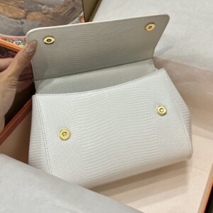 DG 00049