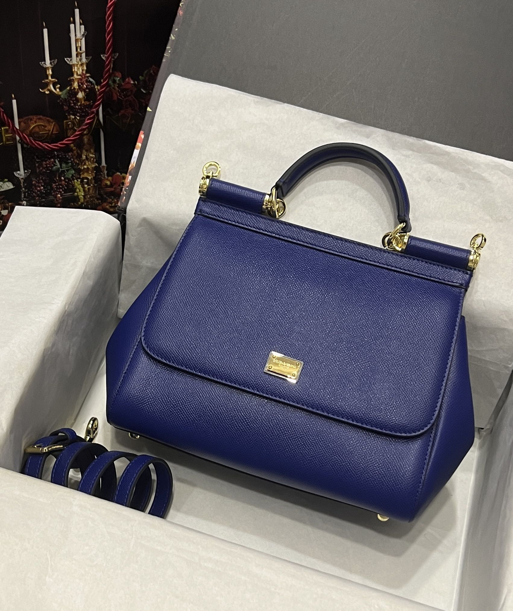 Dolce & Gabbana Medium Sicily Tote Bag | Blue |