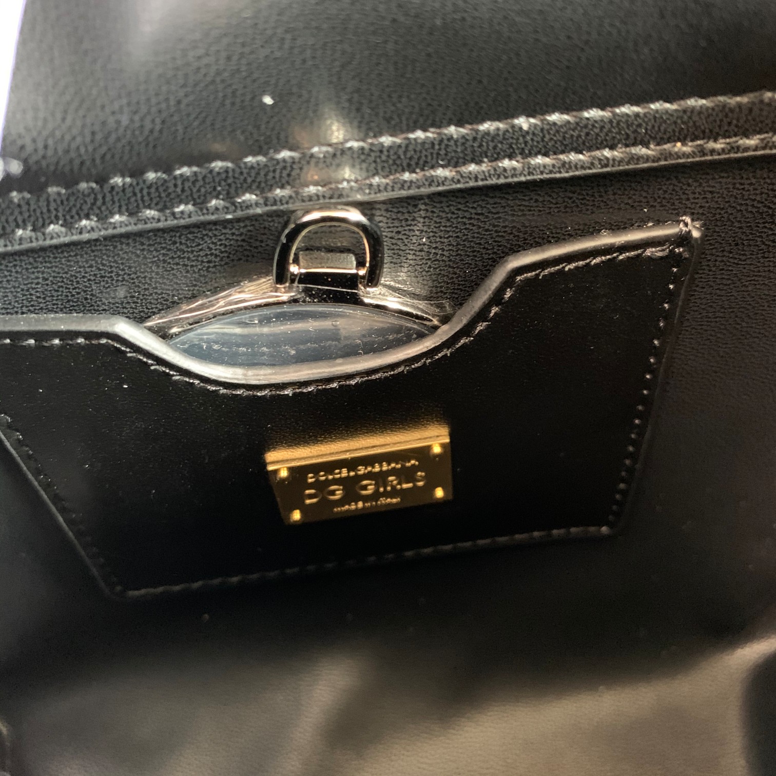 DG 00229