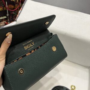 D&G  0029