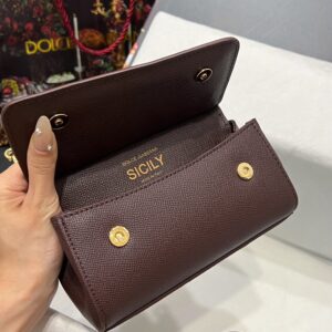 D&G  0039