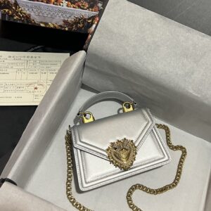 D&G   0099