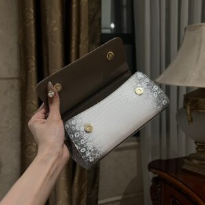 D&G  0099