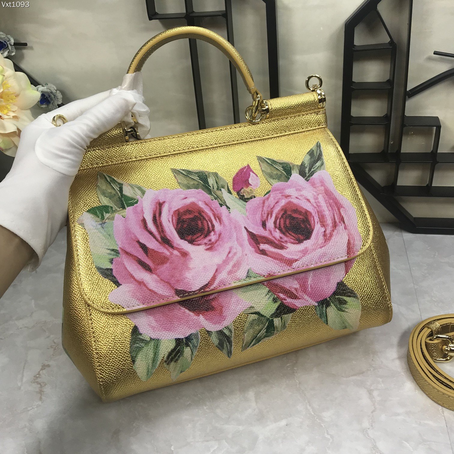 D&G   0109