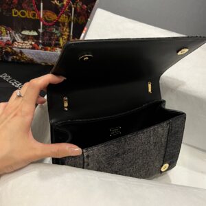D&G   0109