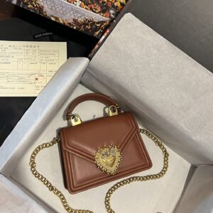 D&G   0109
