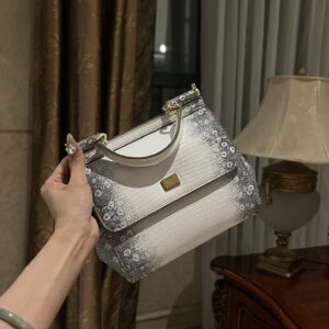 D&G  0116