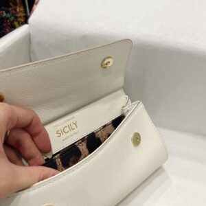 D&G 0119