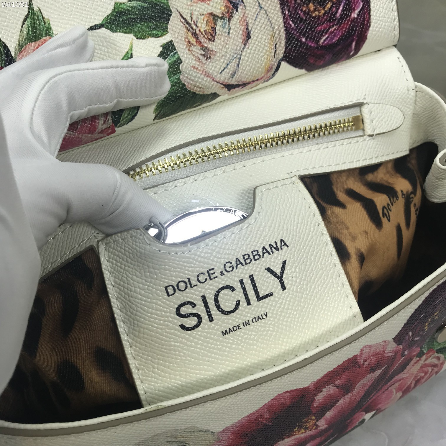 D&G   0119