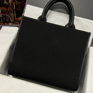 D&G   0119