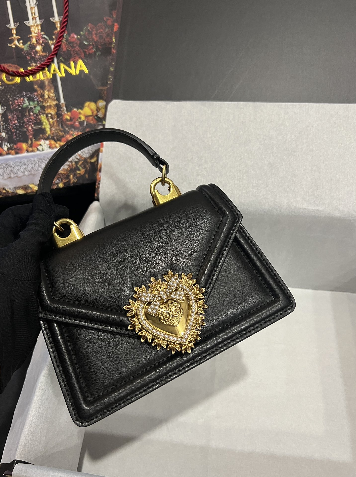 DOLCE & GABBANA Agnello Vitello Devotion Belt Bag Black 1115233 |