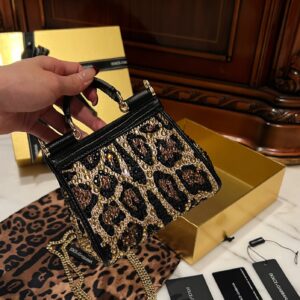 D&G  0129
