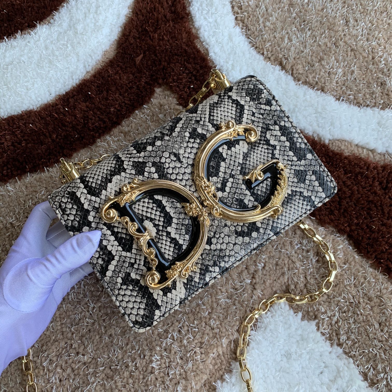 D&G   0139