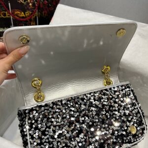 D&G  0149