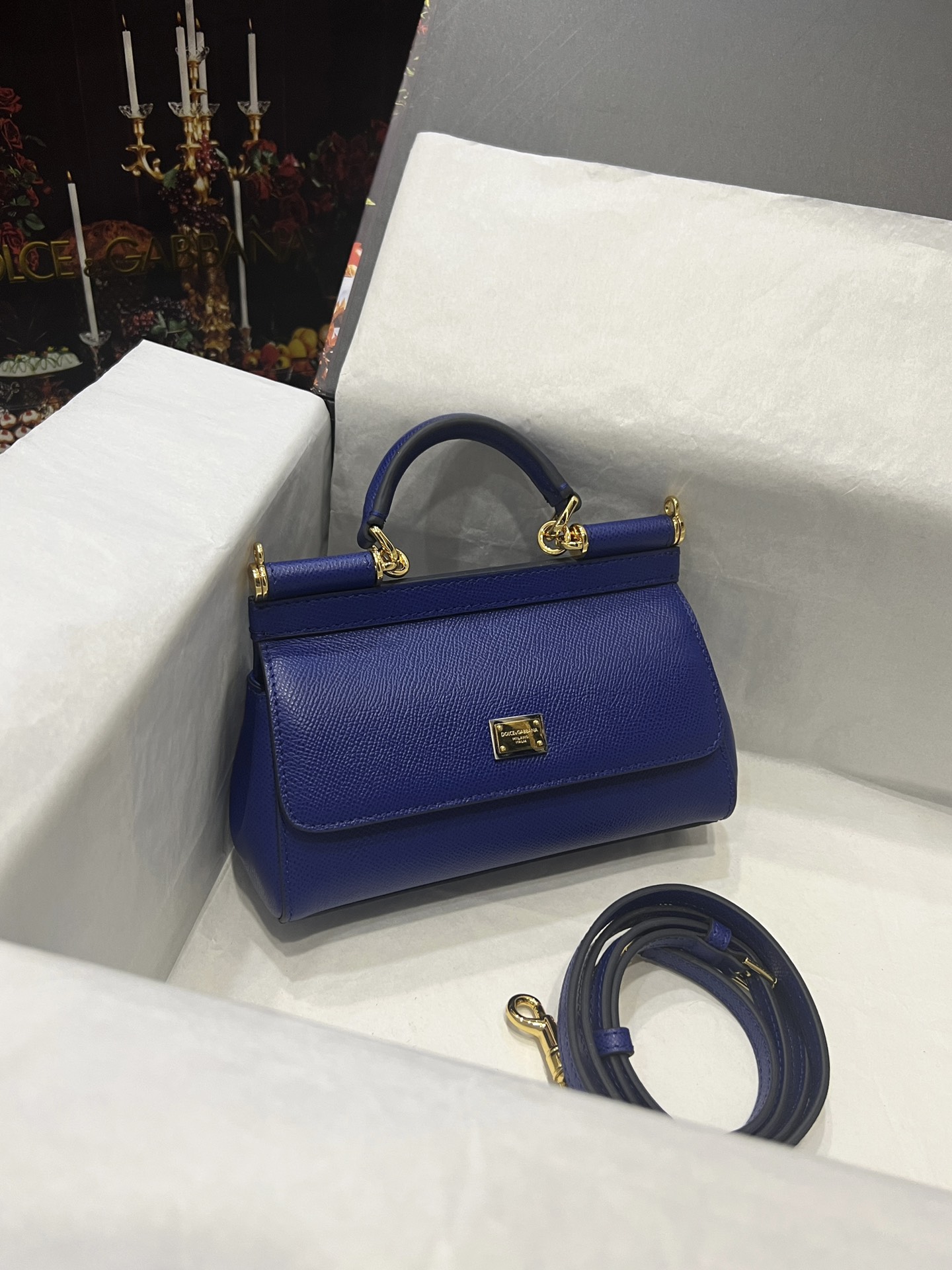 Dolce & Gabbana Medium Sicily Tote Bag | Blue |