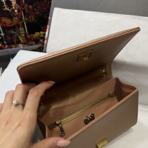D&G   0169