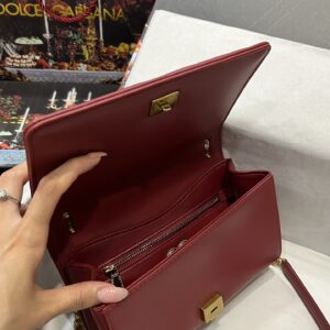 D&G   0179