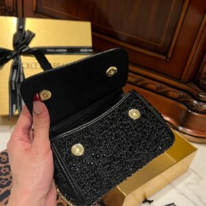 D&G  0189