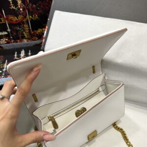 D&G   0199